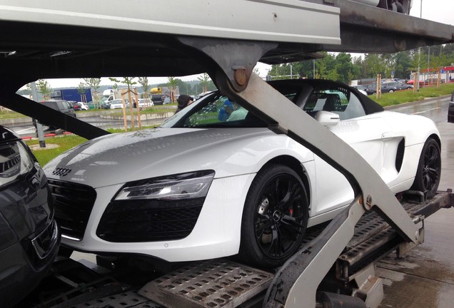 Audi R8 V8 Spyder 2013