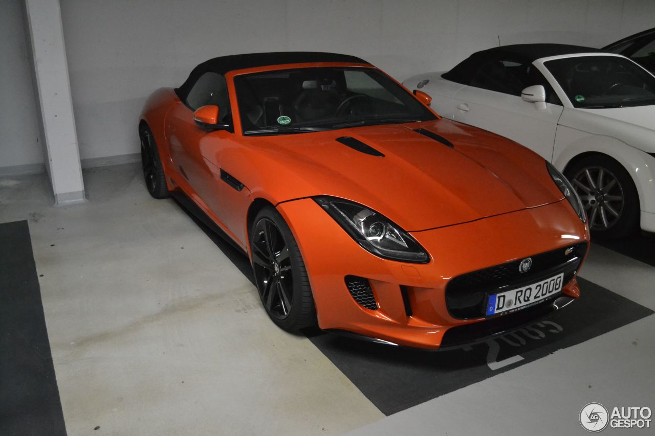 Jaguar F-TYPE S V8 Convertible