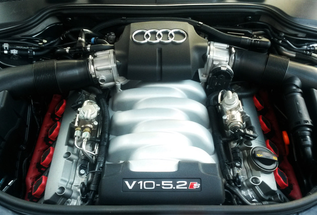 Audi S8 D3