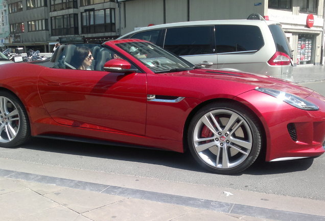 Jaguar F-TYPE S V8 Convertible