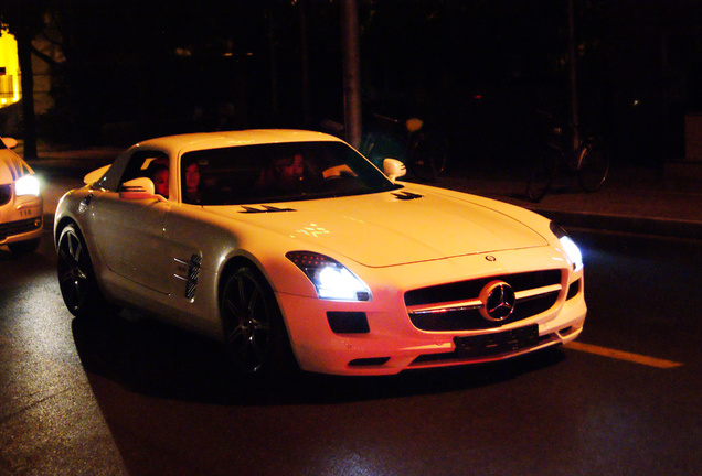 Mercedes-Benz SLS AMG