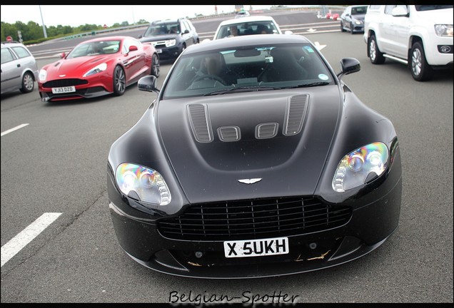 Aston Martin V12 Vantage Carbon Black Edition