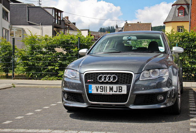 Audi RS4 Sedan