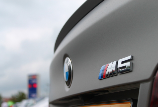 BMW M5 F10 2011