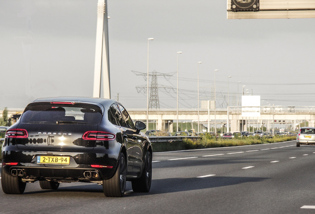 Porsche 95B Macan Turbo