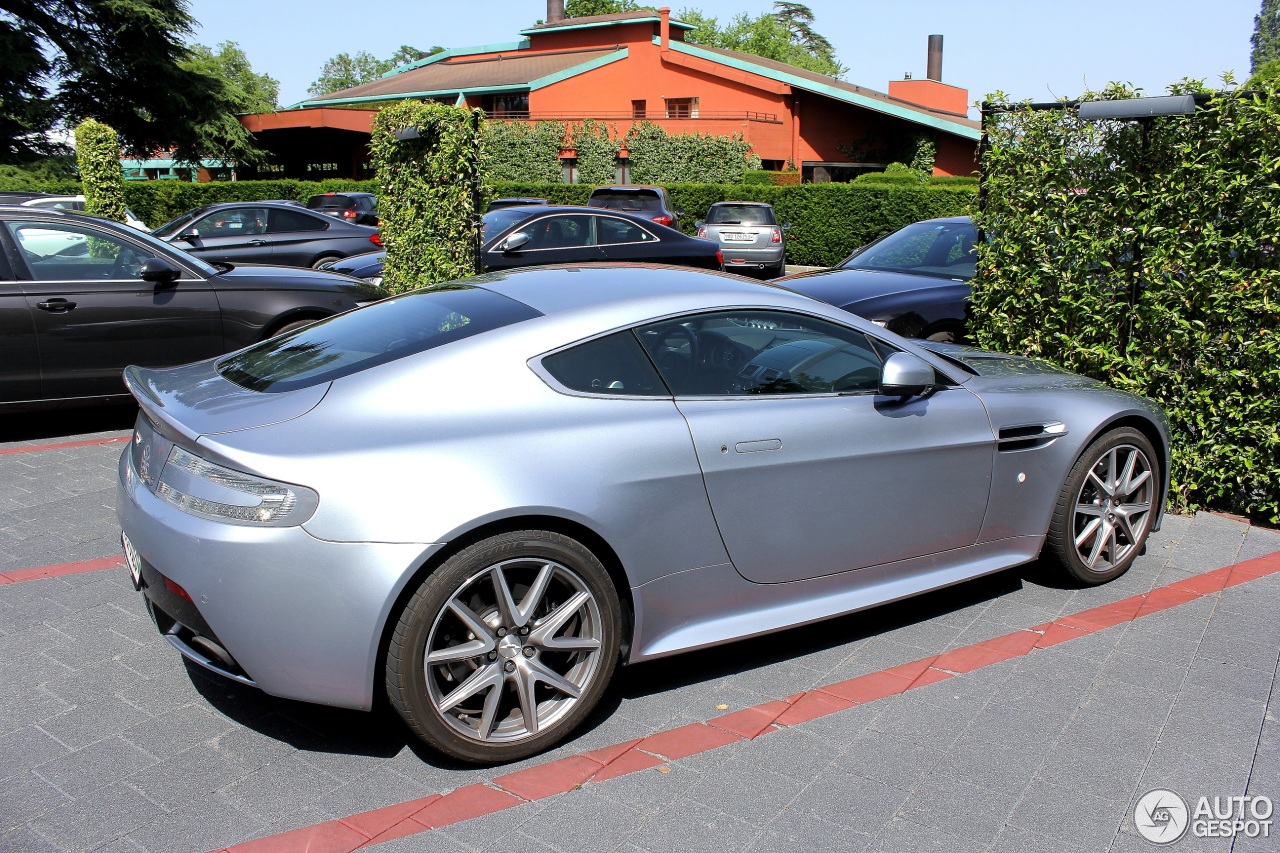 Aston Martin V8 Vantage S