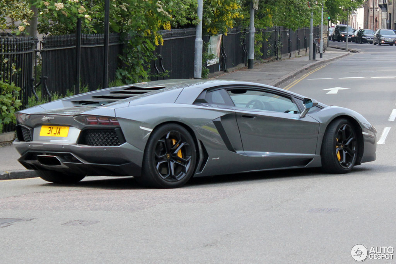 Lamborghini Aventador LP700-4