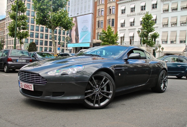 Aston Martin DB9