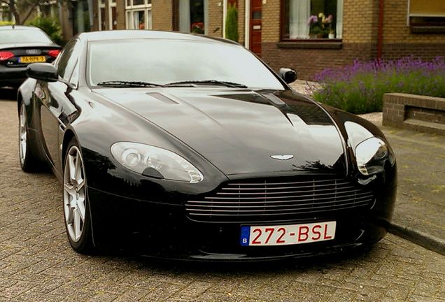 Aston Martin V8 Vantage