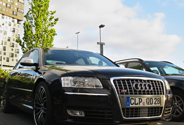 Audi S8 D3