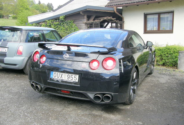 Nissan GT-R