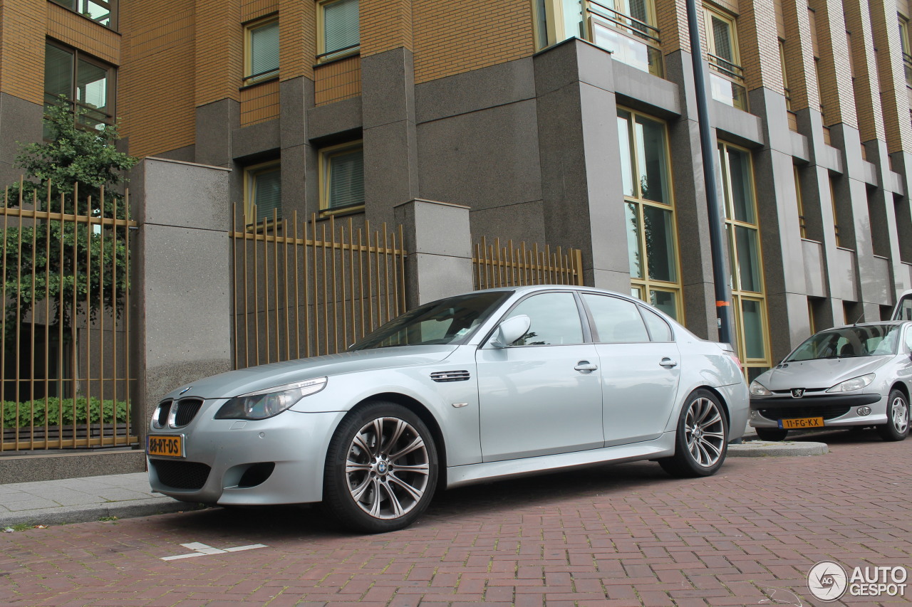 BMW M5 E60 2005