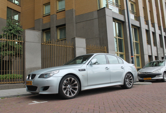 BMW M5 E60 2005