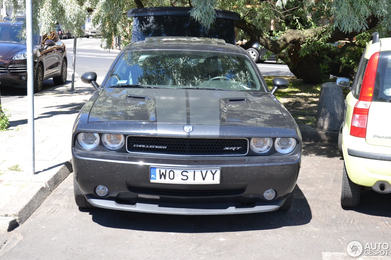 Dodge Challenger SRT-8