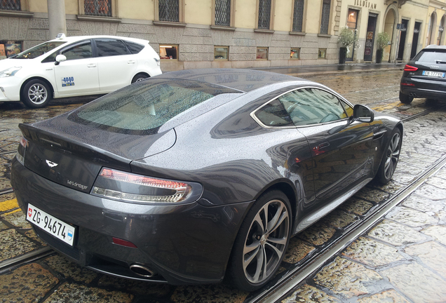 Aston Martin V12 Vantage