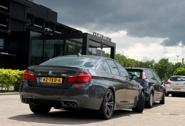 BMW M5 F10 2011