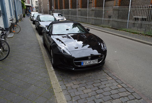 Jaguar F-TYPE S Convertible