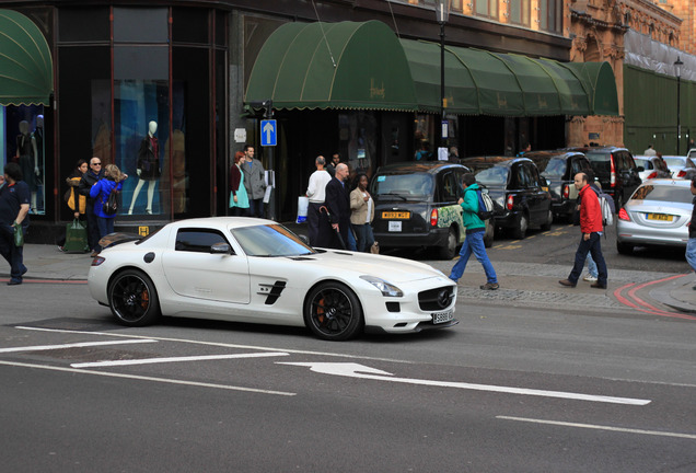 Mercedes-Benz SLS AMG