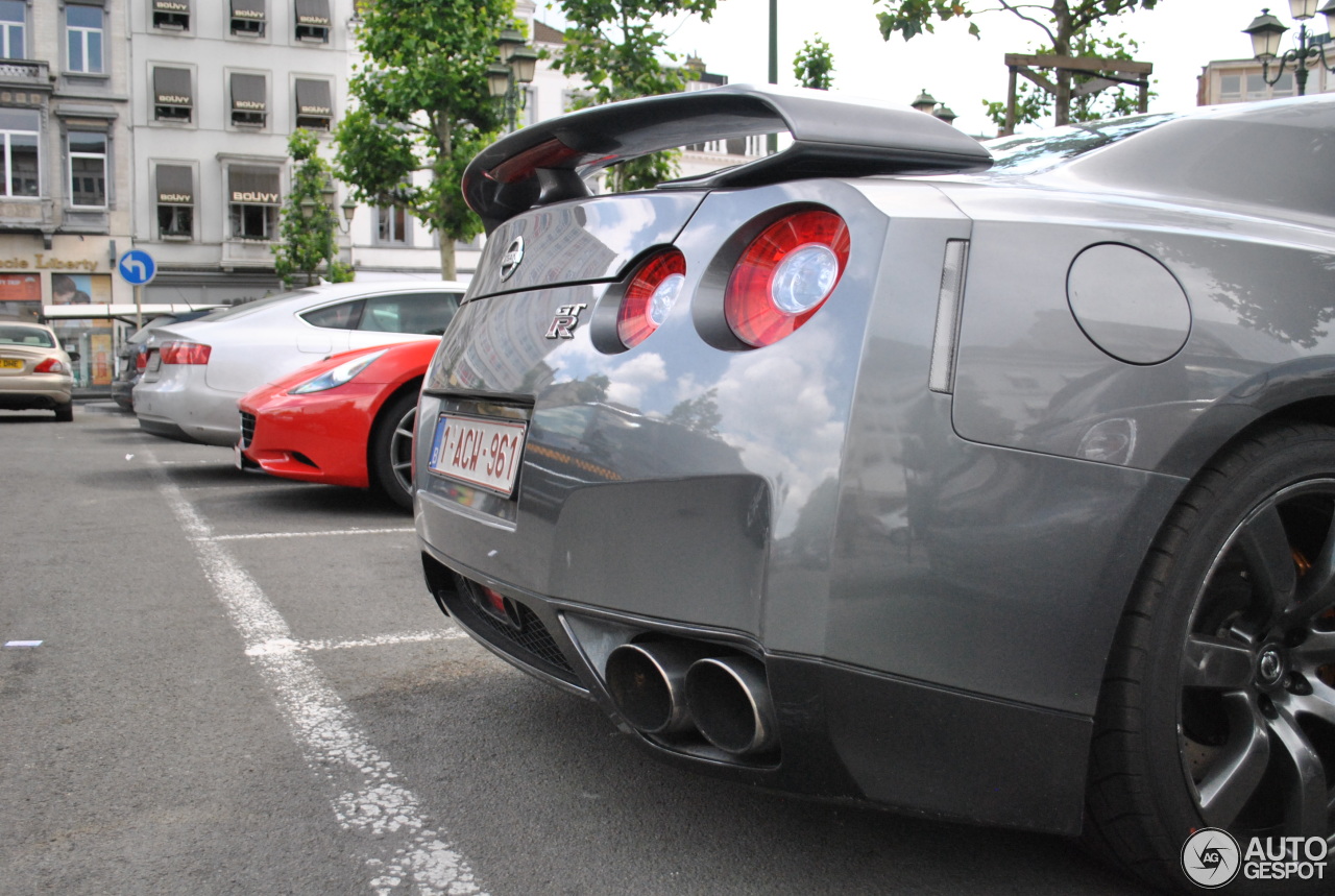 Nissan GT-R