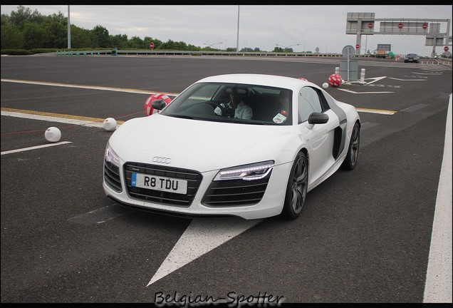 Audi R8 V10 Plus 2013