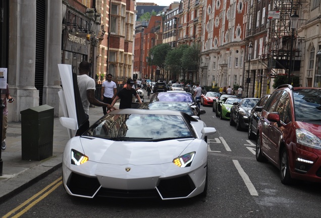 Lamborghini Aventador LP700-4