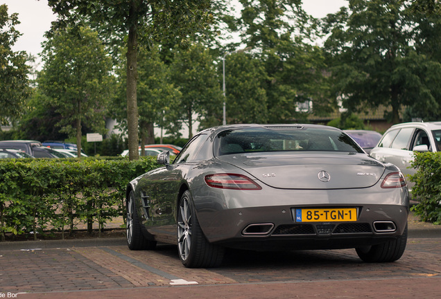 Mercedes-Benz SLS AMG