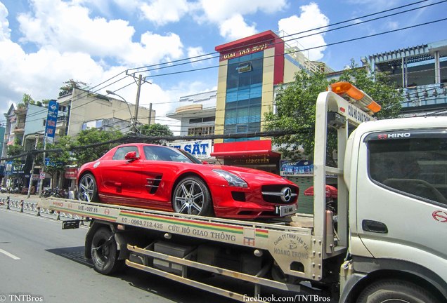 Mercedes-Benz SLS AMG