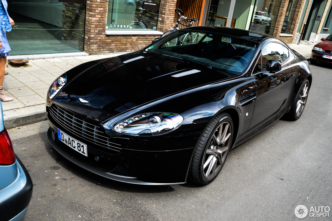 Aston Martin V8 Vantage S