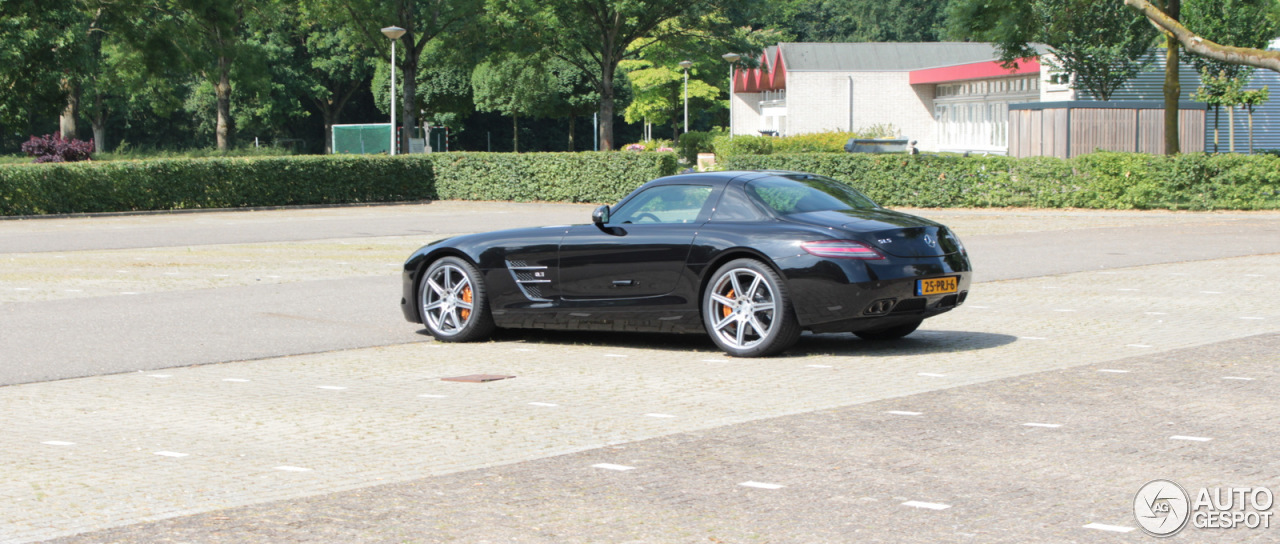 Mercedes-Benz SLS AMG