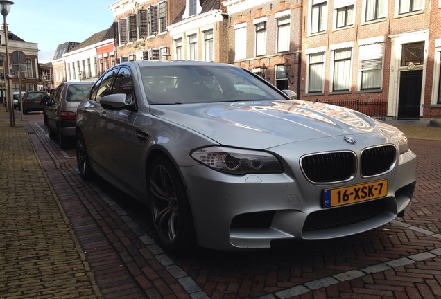 BMW M5 F10 2011