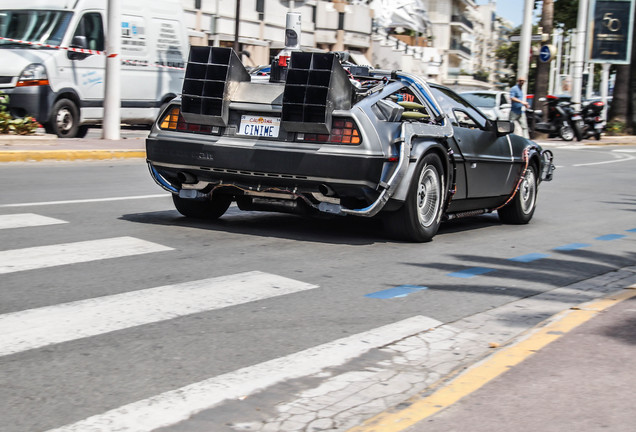 DeLorean DMC-12