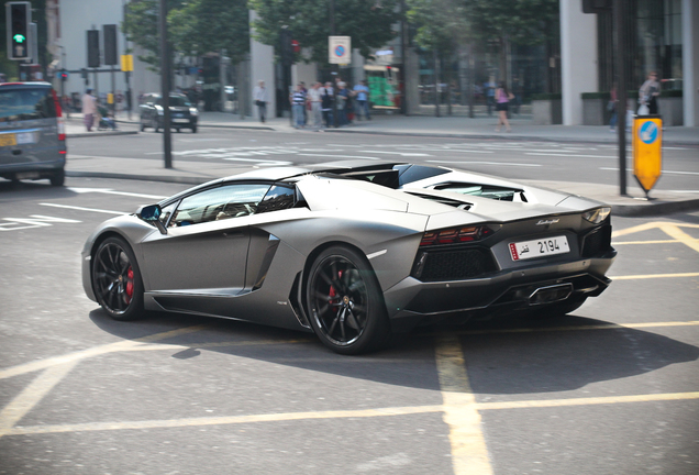 Lamborghini Aventador LP700-4 Roadster