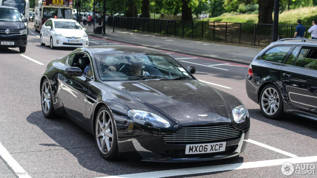 Aston Martin V8 Vantage