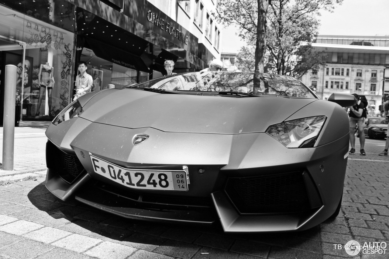 Lamborghini Aventador LP700-4 Roadster