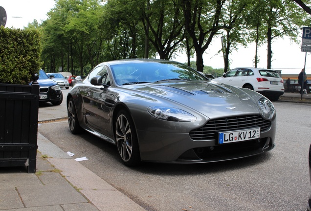 Aston Martin V12 Vantage