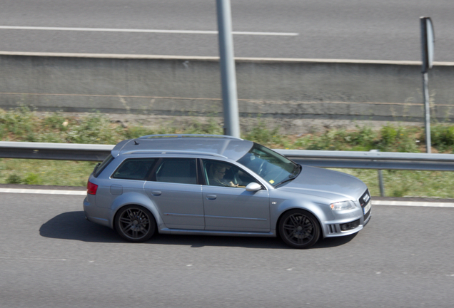 Audi RS4 Avant B7