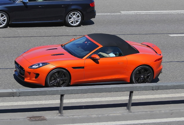 Jaguar F-TYPE S V8 Convertible