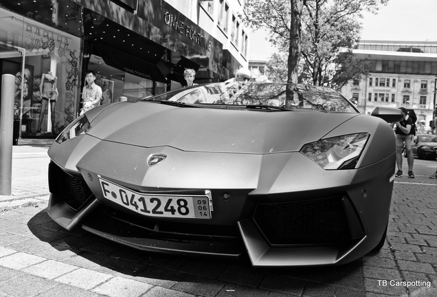 Lamborghini Aventador LP700-4 Roadster