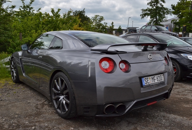 Nissan GT-R 2011