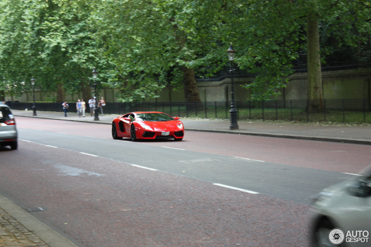 Lamborghini Aventador LP700-4 Roadster