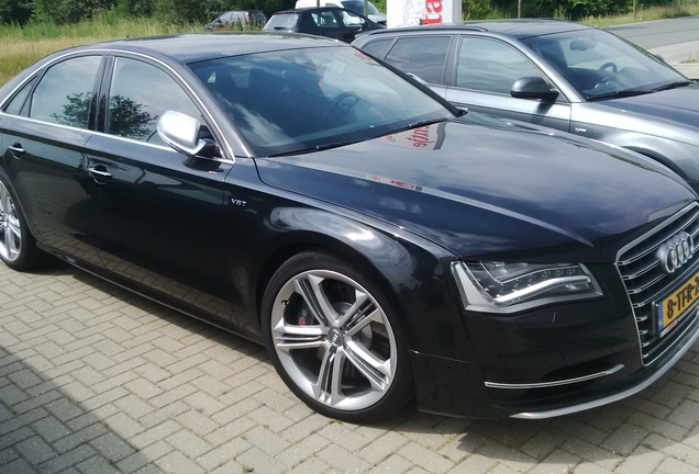 Audi S8 D4