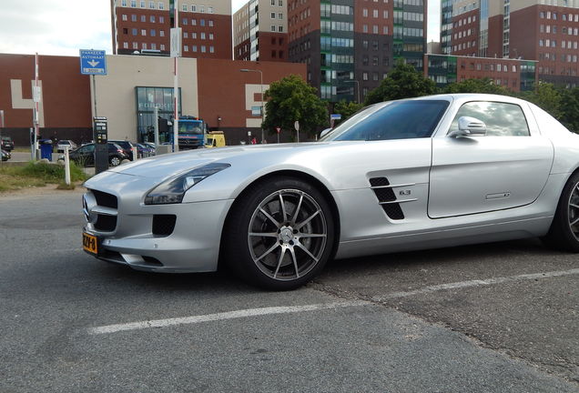 Mercedes-Benz SLS AMG