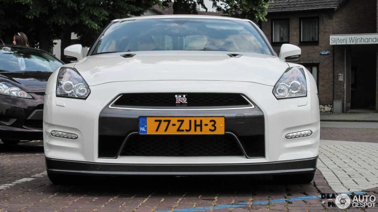 Nissan GT-R 2012