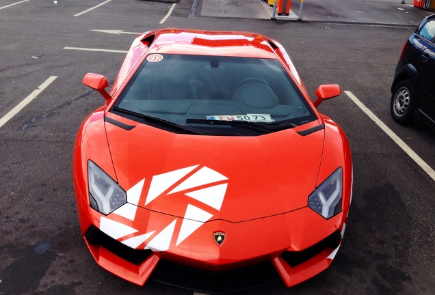 Lamborghini Aventador LP700-4