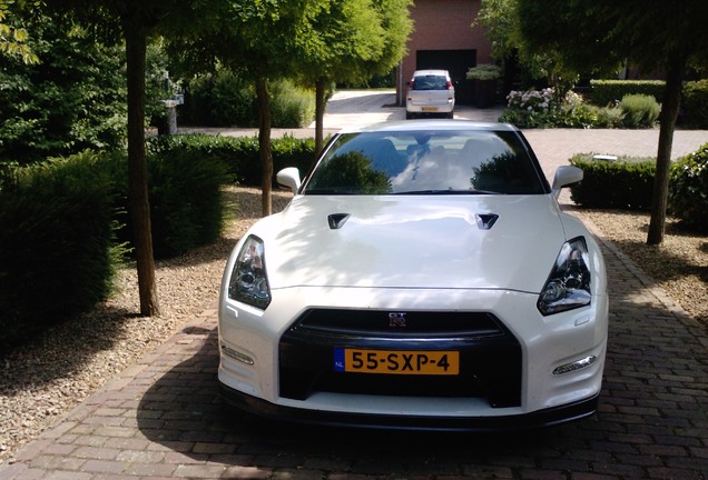 Nissan GT-R 2011