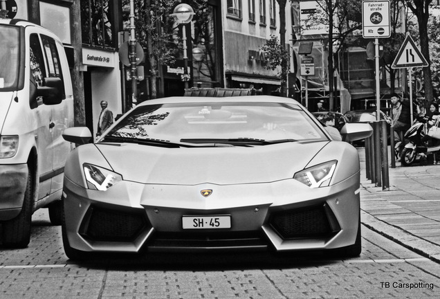 Lamborghini Aventador LP700-4