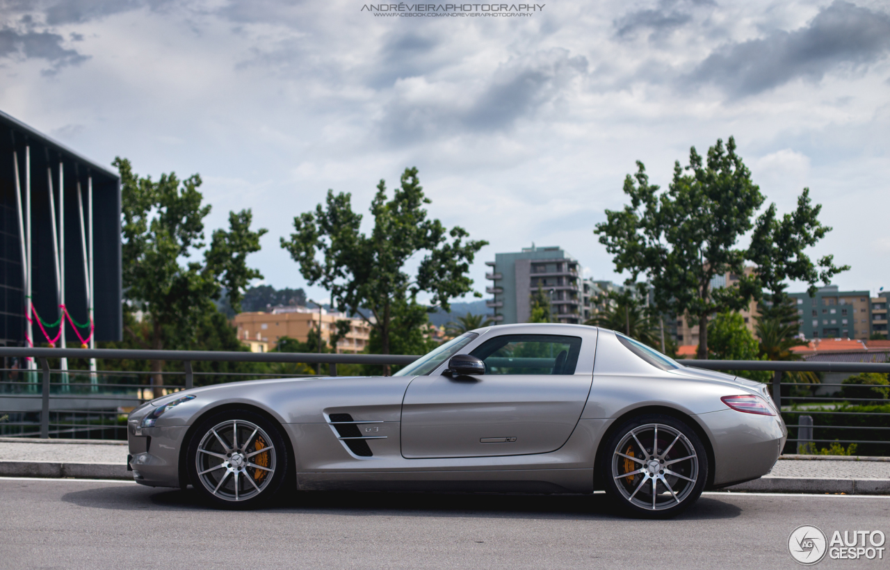 Mercedes-Benz SLS AMG