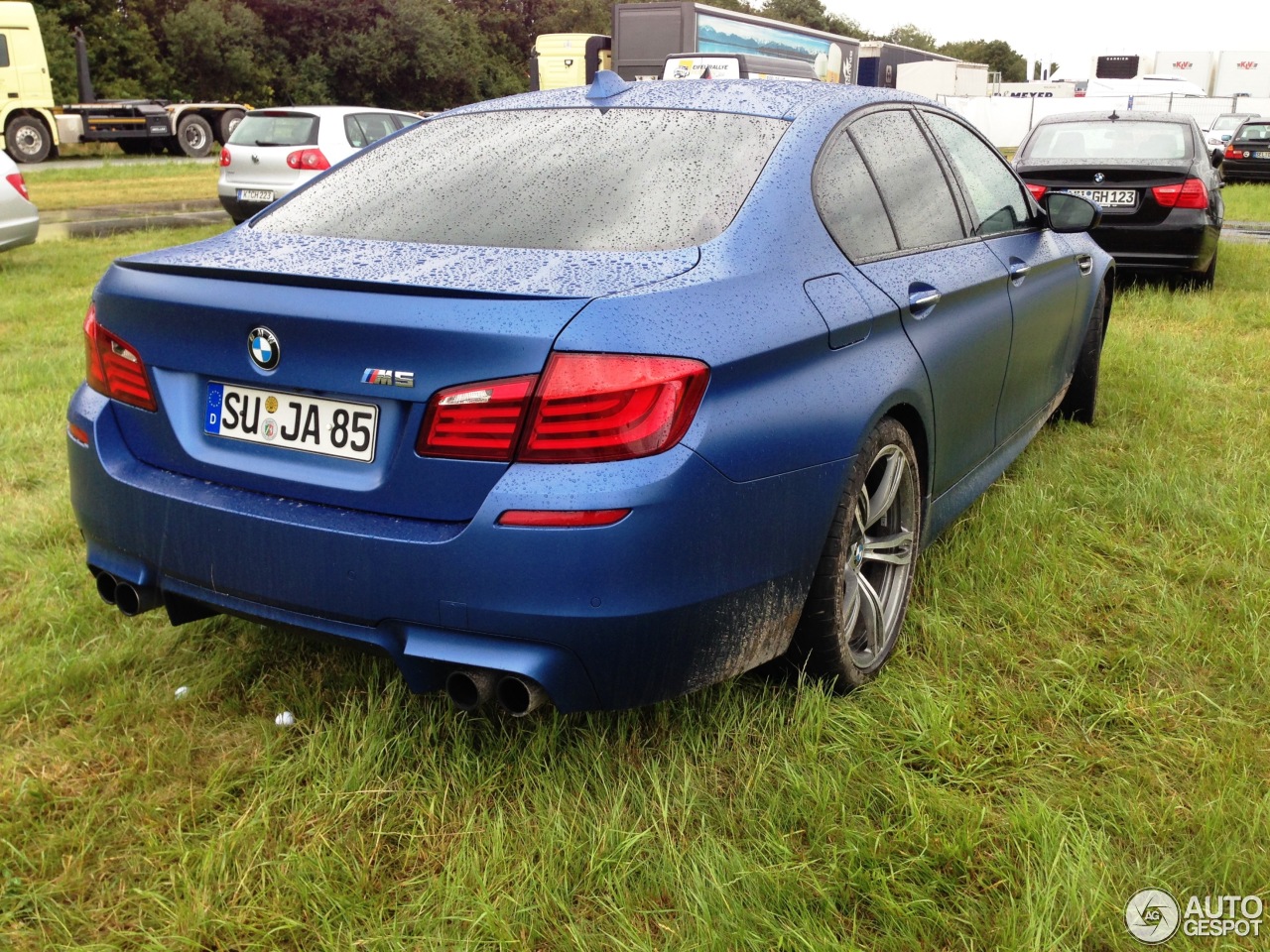 BMW M5 F10 2011