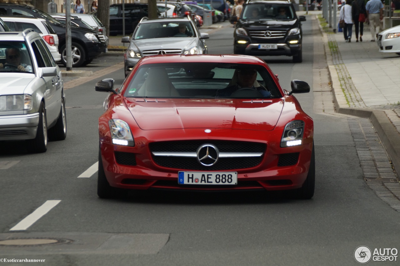 Mercedes-Benz SLS AMG