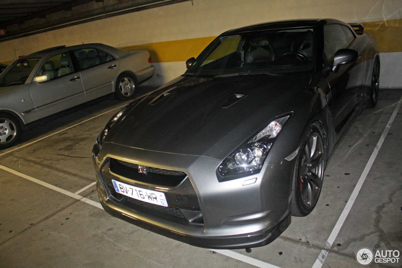 Nissan GT-R